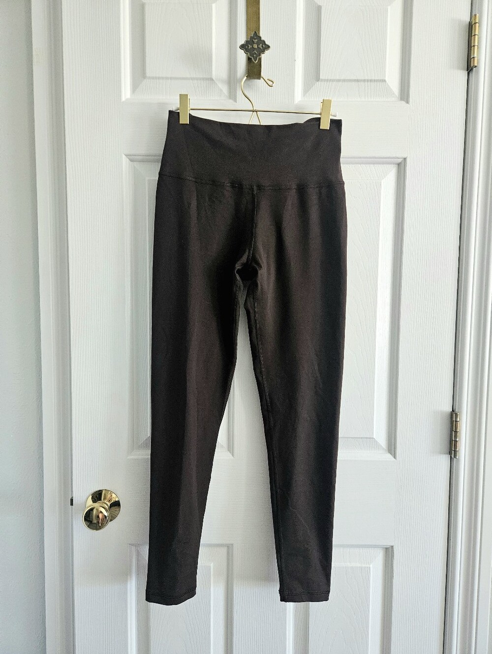 NWT Offline By Aerie 'The Hugger' Chocolate Brown Leggings With Crossed Band
